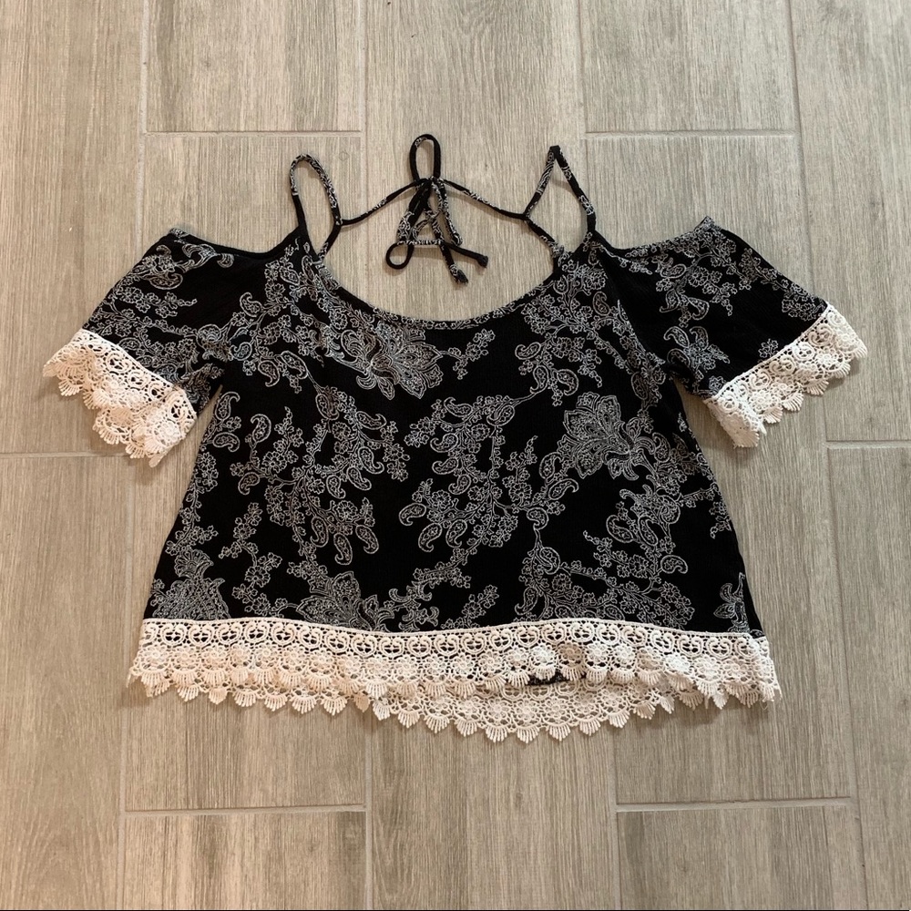 Black floral crop top